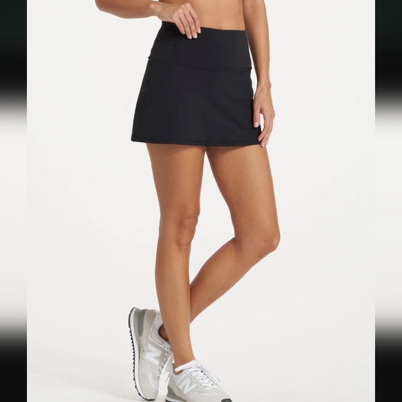 Vuori Volley Skirt Solid Black Tennis Golf Athletic Skort Twirl Sz Medium EUC - Picture 2 of 16